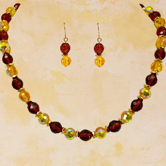 Yellow and brown all glass bead necklace and earring set mixed with gold accent - Picture 11 of 12